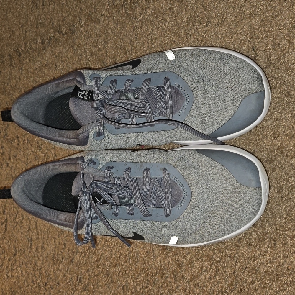 Nike Flex Experience rn 8 mens 8.5 running workout shoes